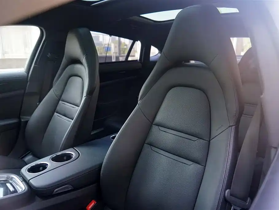 Porsche Panamera 2018 — фото 10