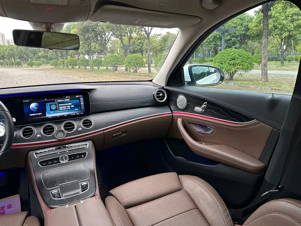 Mercedes-Benz E-Class 2019 — фото 16