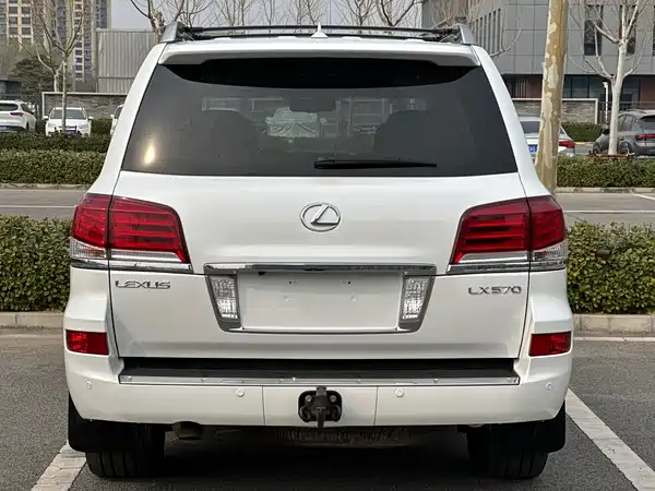 Lexus LX 2013