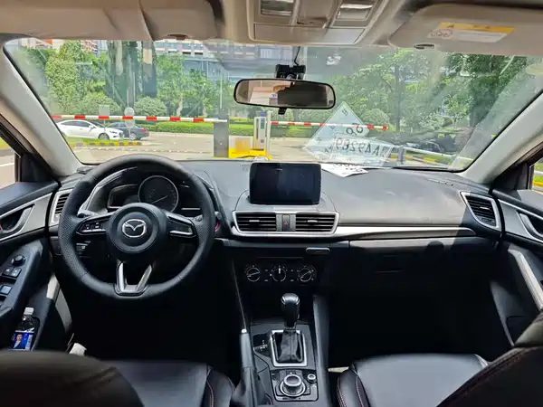 Mazda 3 Axela 2018
