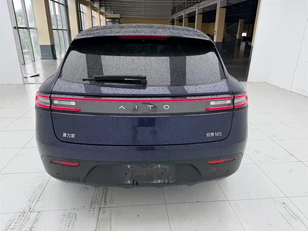 AITO M5 2022
