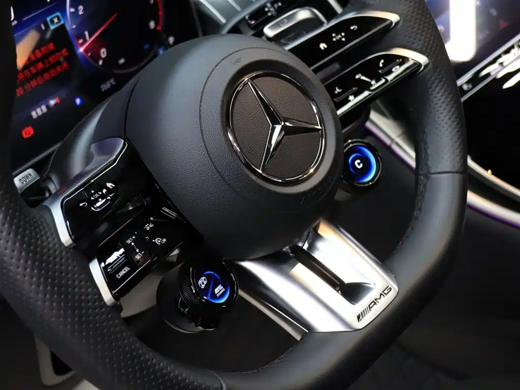 Mercedes-Benz GLC AMG 2025 — фото 8