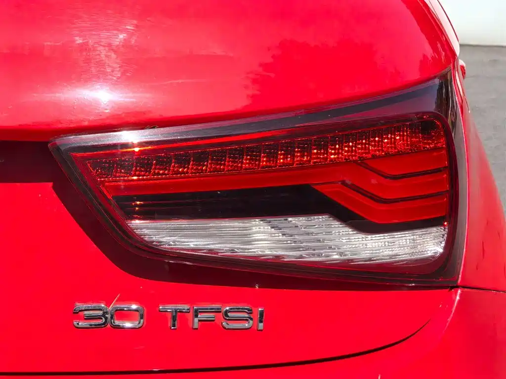 Audi A1 2017 — фото 16
