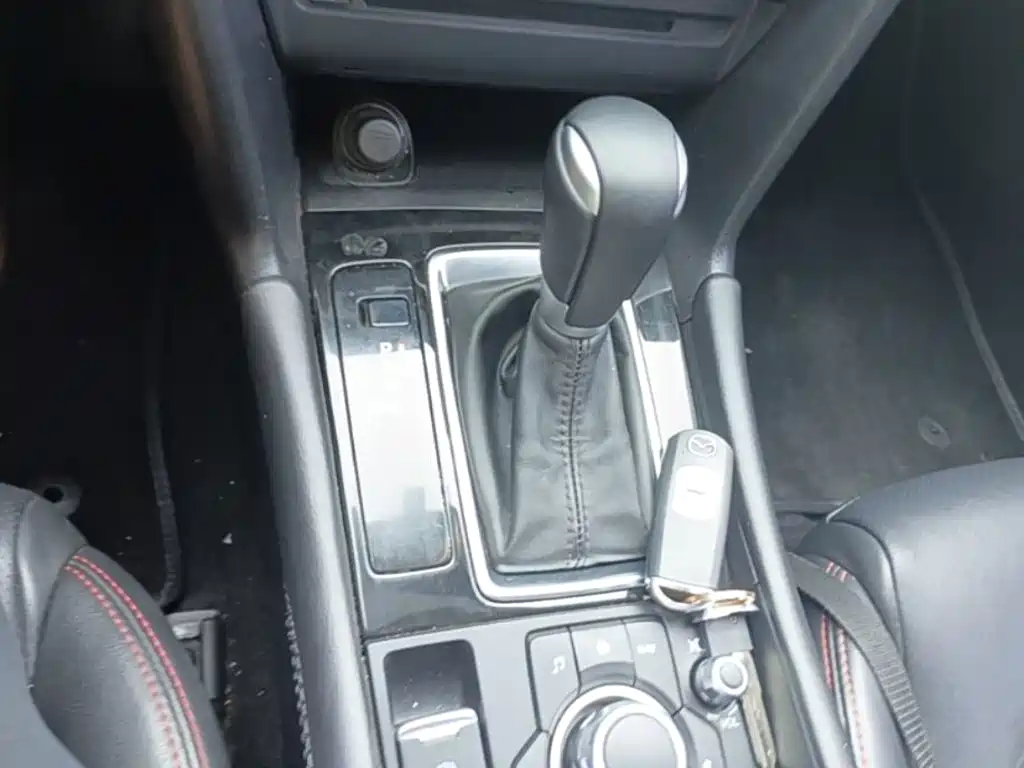 Mazda 3 Angkesela 2018 — фото 14