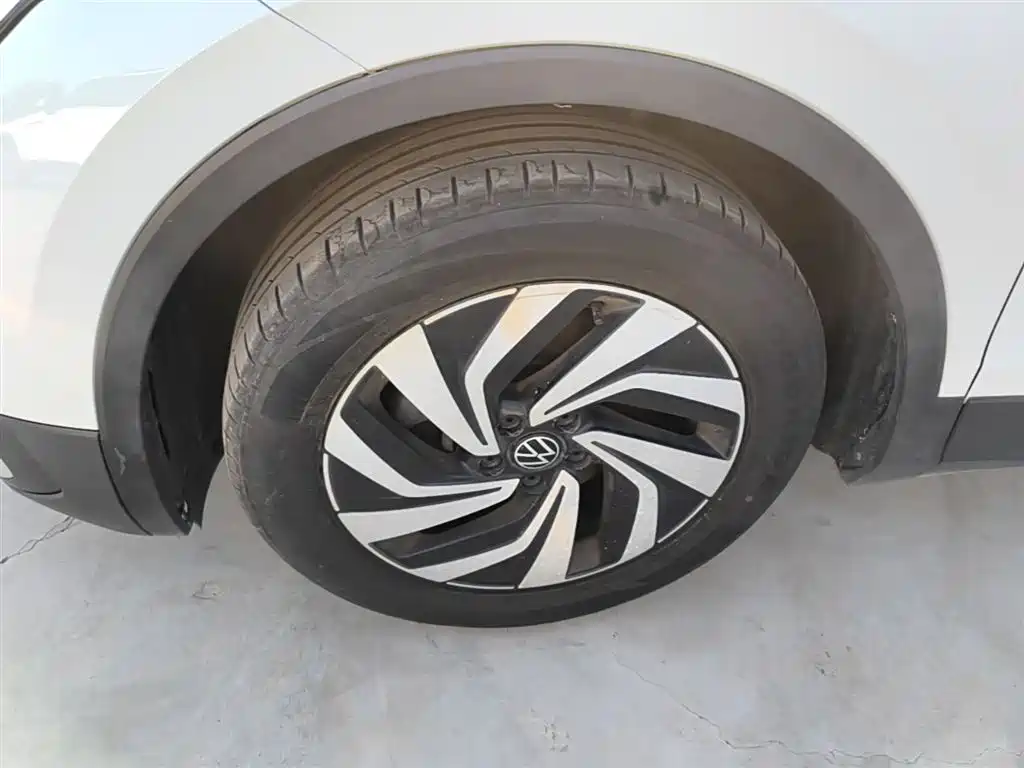 Volkswagen Tiguan L 2023 — фото 23