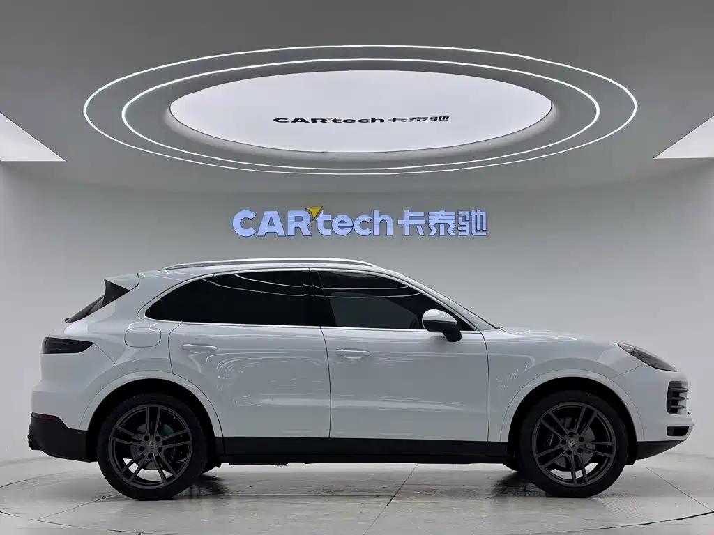 Porsche Cayenne 2018 — фото 21