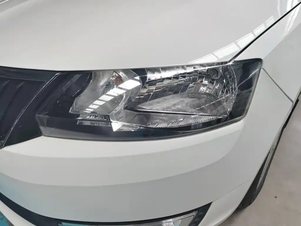 Skoda Rapid Spaceback 2015 — фото 24
