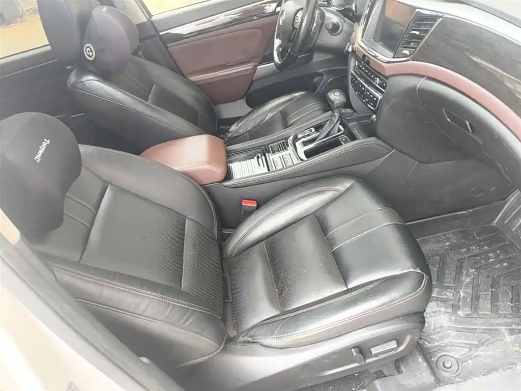GAC Motor Trumpchi GS8 2018 — фото 25
