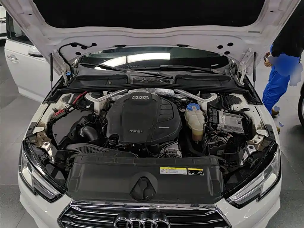Audi A4L 2018 — фото 20