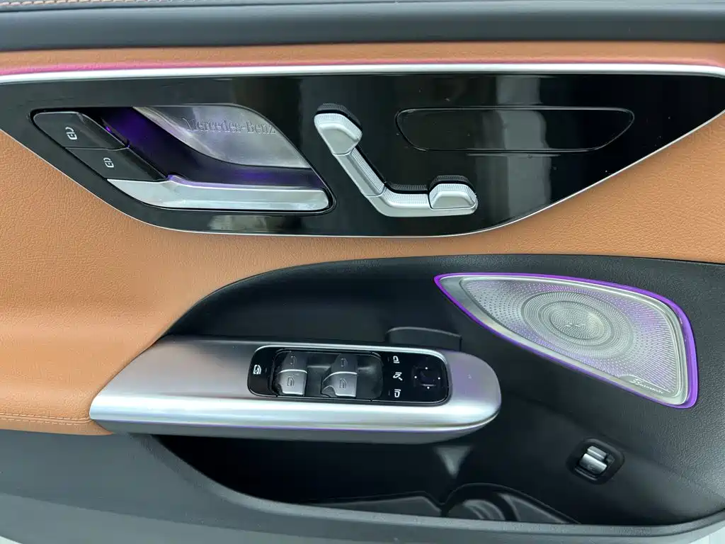Mercedes-Benz C-Class 2025 — фото 12