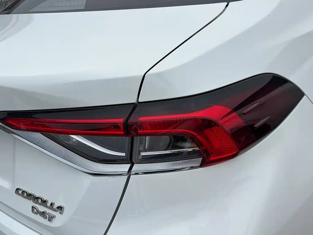Toyota Corolla 2023 — фото 24
