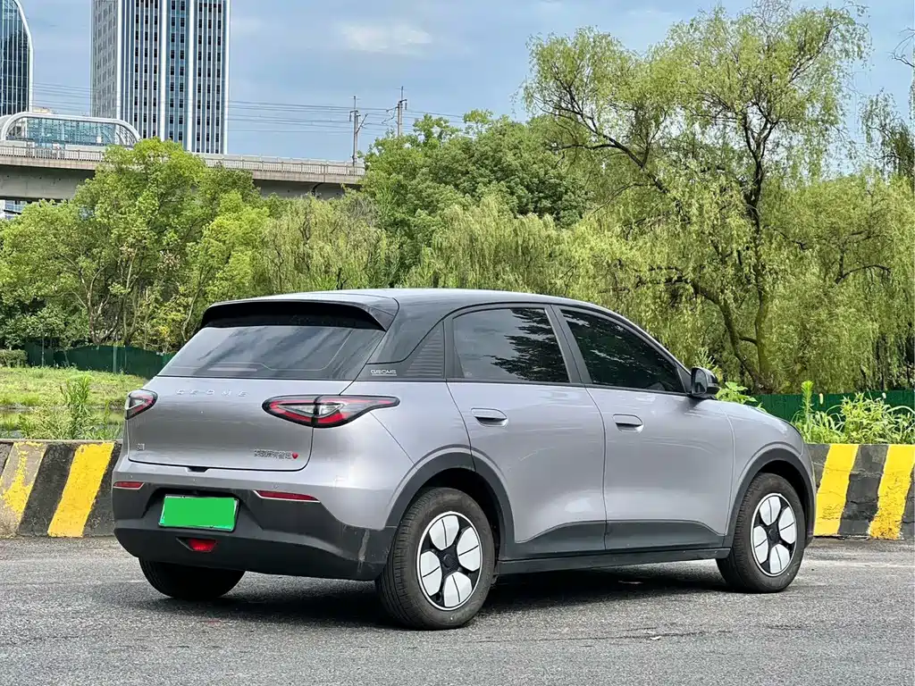 Geely Galaxy Starwish 2025 — фото 15