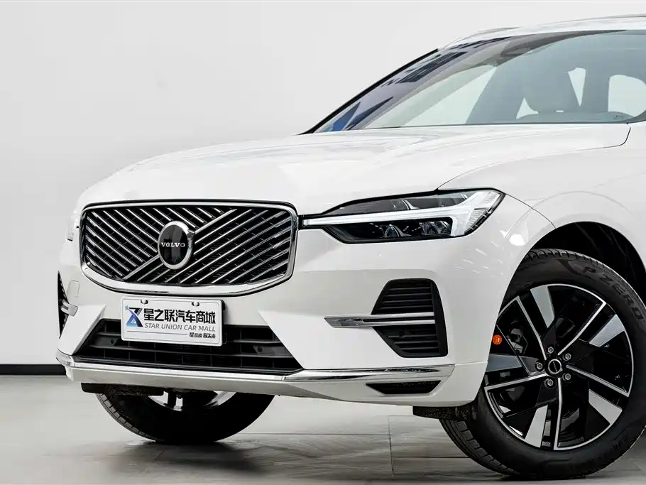 Volvo XC60 2026 — фото 3