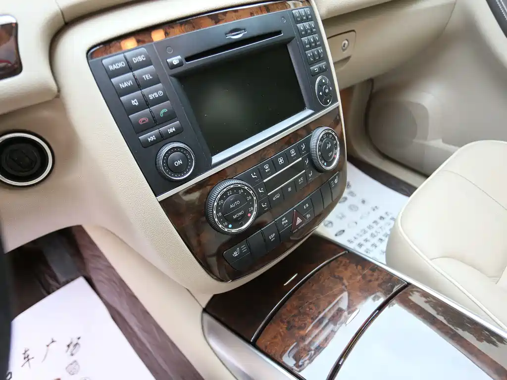 Mercedes-Benz R-Class 2011 — фото 14