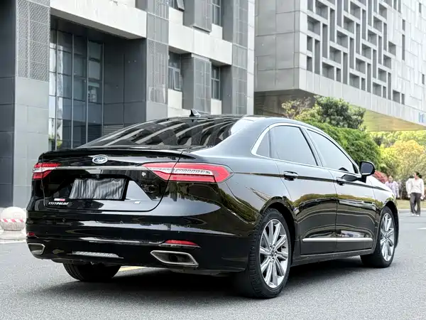 Ford Taurus 2019