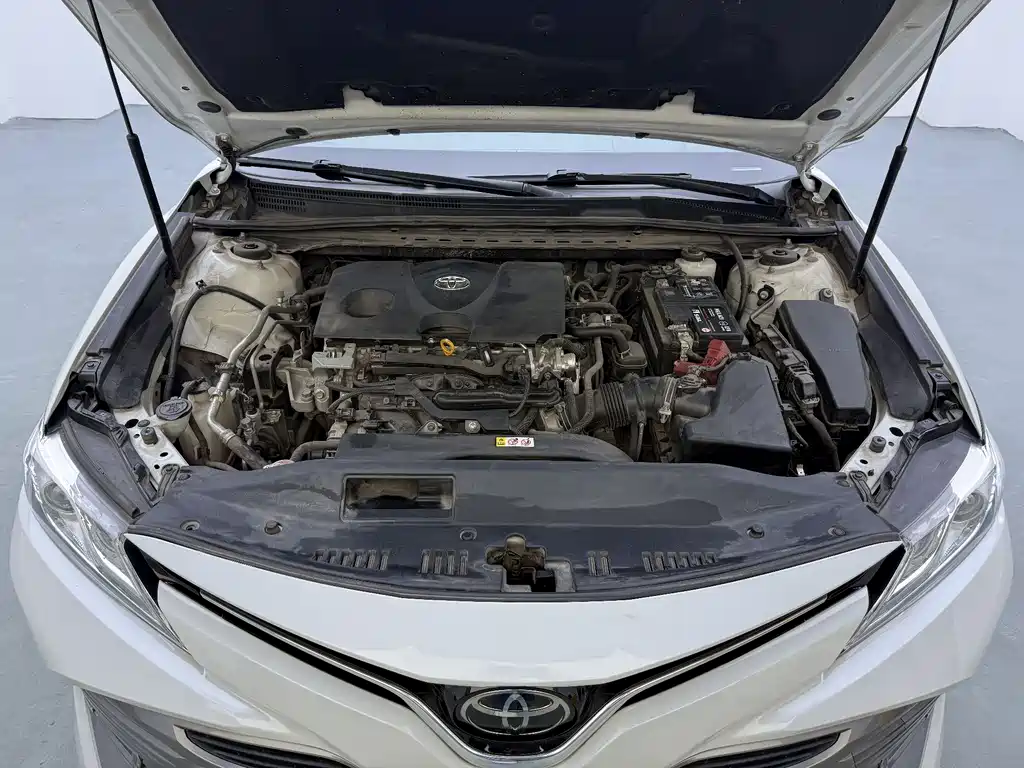 Toyota Camry 2019 — фото 18