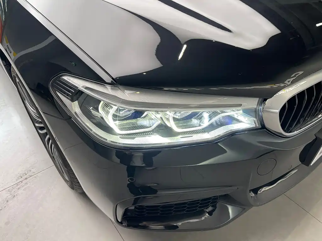 BMW 5 Series 2019 — фото 22