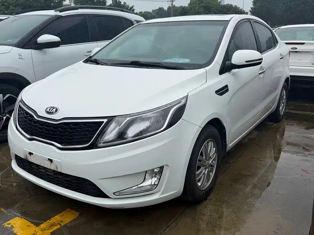 Kia K2 2015 — фото 1