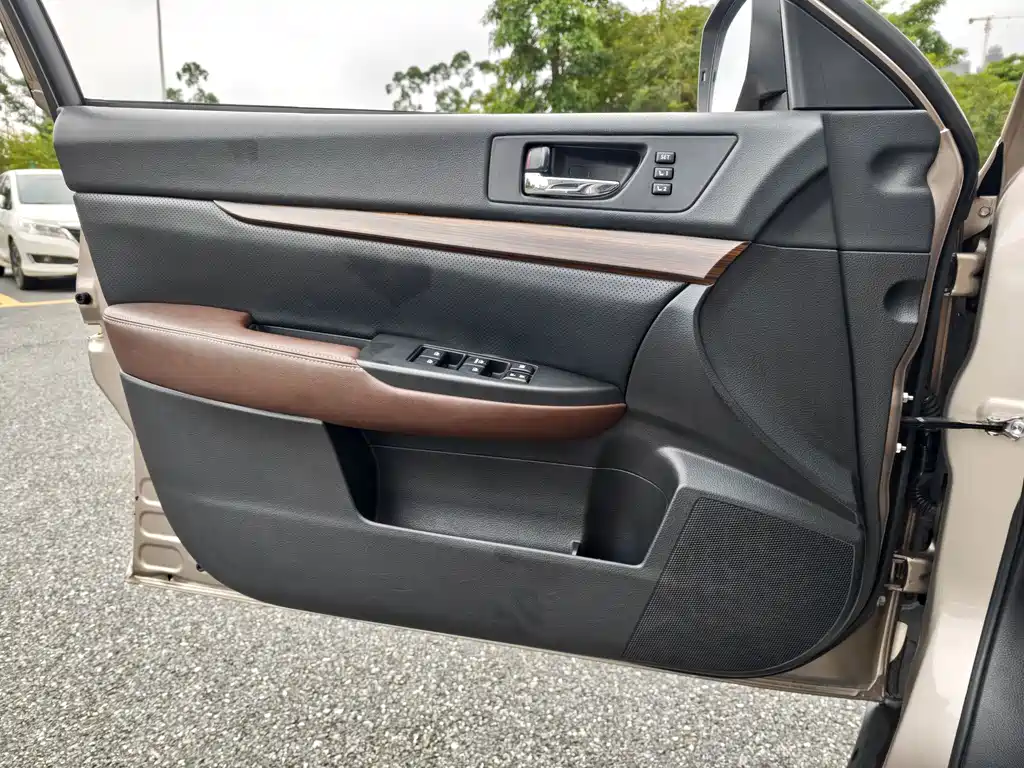 Subaru Outback 2014 — фото 12