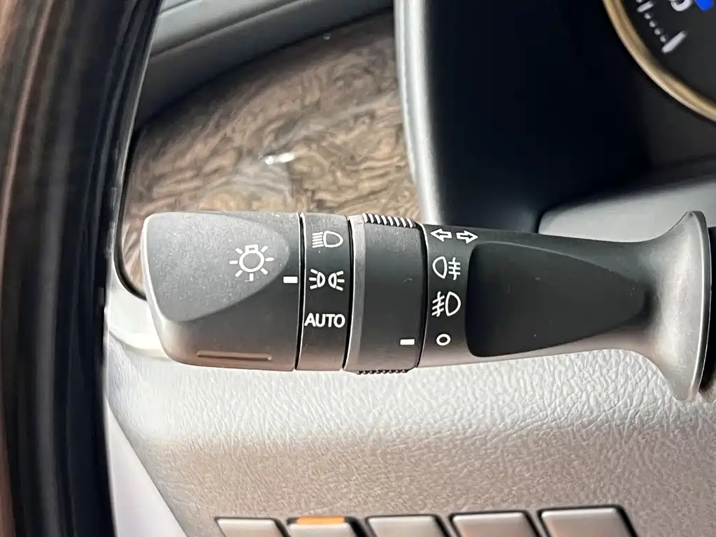 Toyota Vellfire 2022 — фото 21