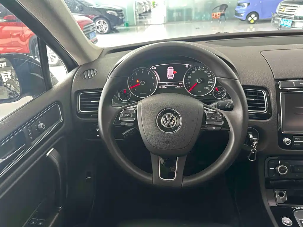 Volkswagen Touareg 2019 — фото 13