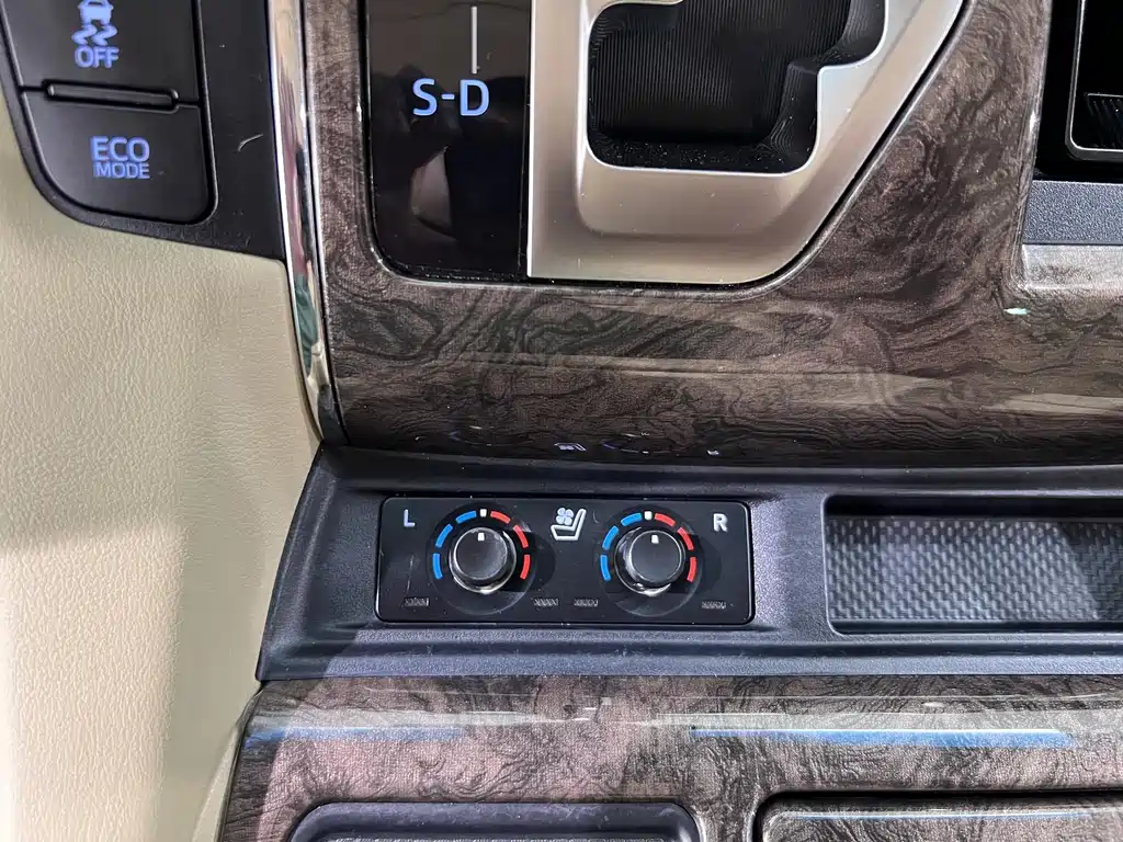 Toyota Vellfire 2022 — фото 29