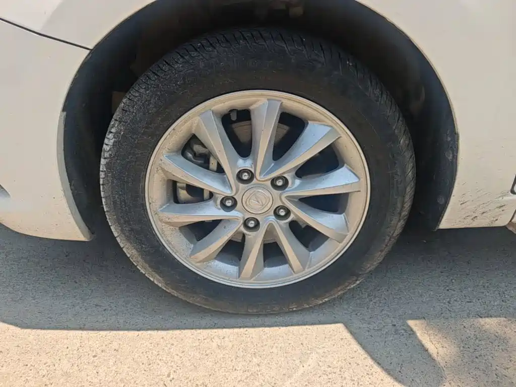 Changan Yuexiang V7 2018 — фото 23