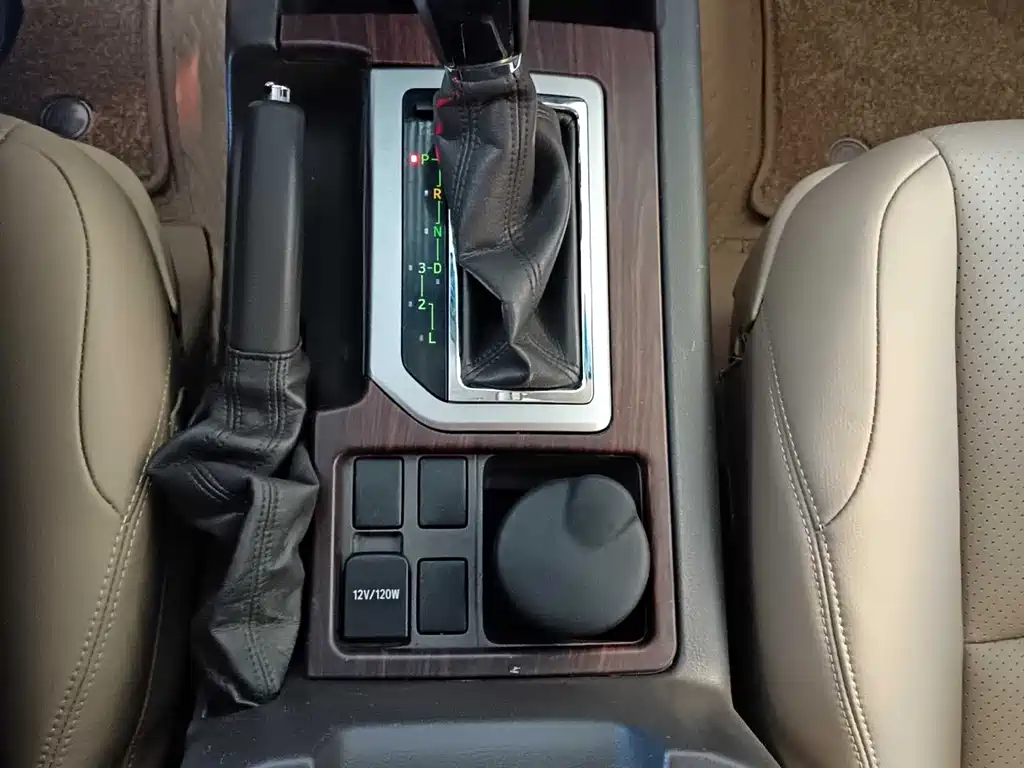 Toyota Prado 2015 — фото 13