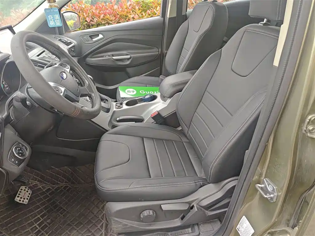 Ford Kuga 2016 — фото 15