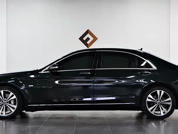 Mercedes-Benz S-Class 2020