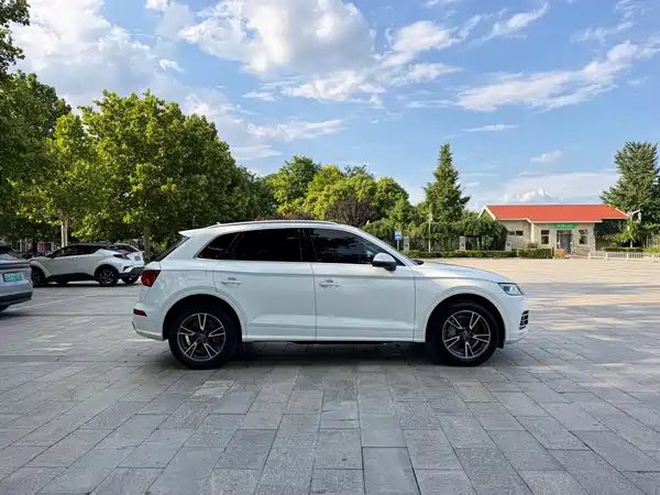 Audi Q5L 2020