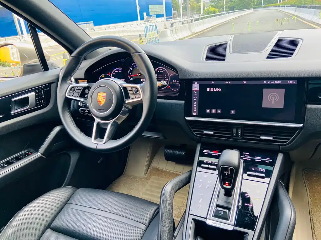 Porsche Cayenne 2019 — фото 17