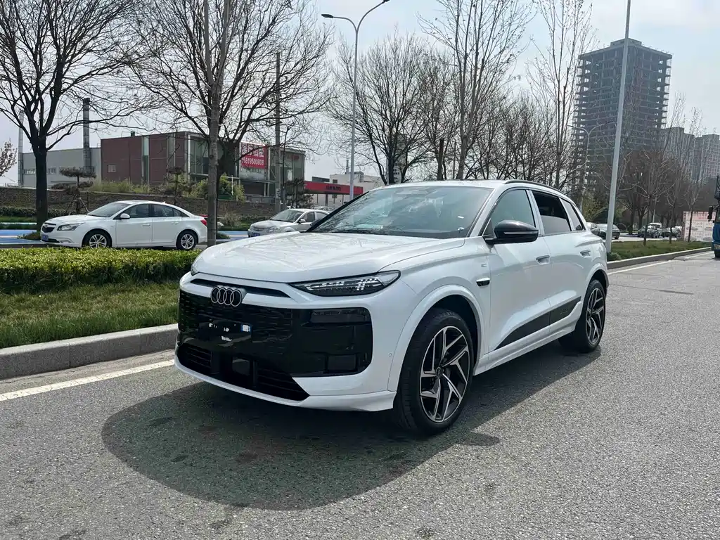 Audi Q6L Sportback E-Tron 2026 — фото 1