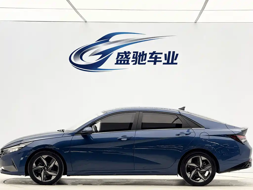 Hyundai Elantra 2023