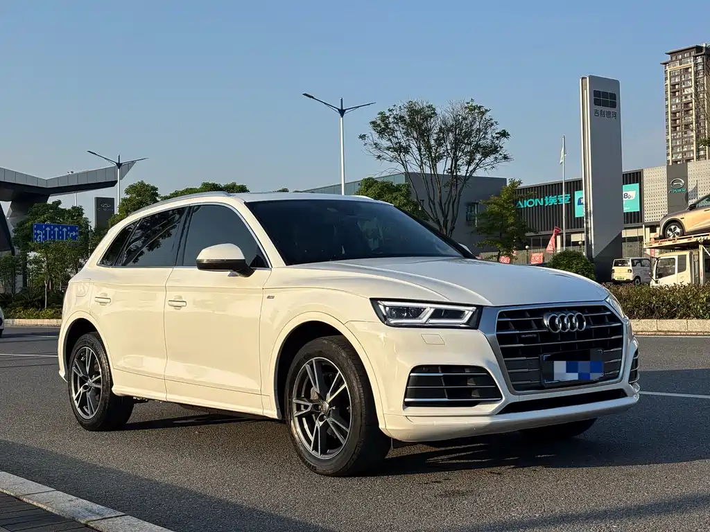 Audi Q5L 2019 — фото 3