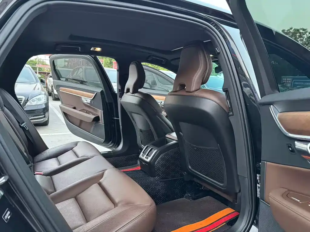 Volvo S90 2021 — фото 12