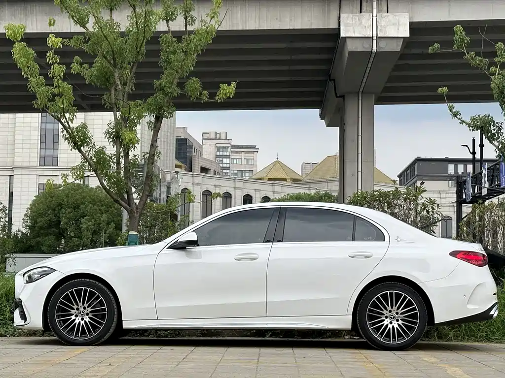 Mercedes-Benz C-Class 2023