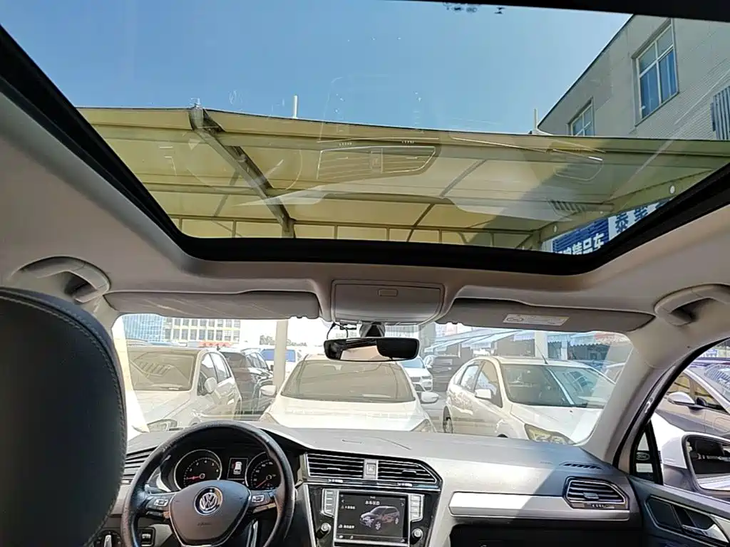 Volkswagen Tiguan L 2018 — фото 18