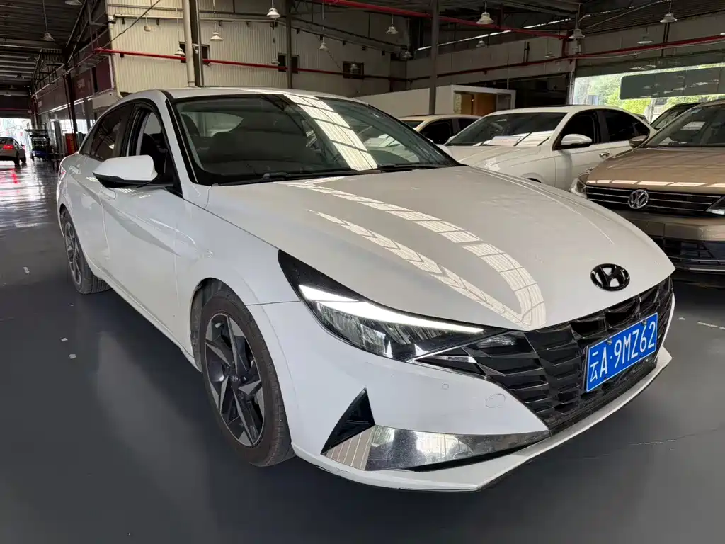 Hyundai Elantra 2021