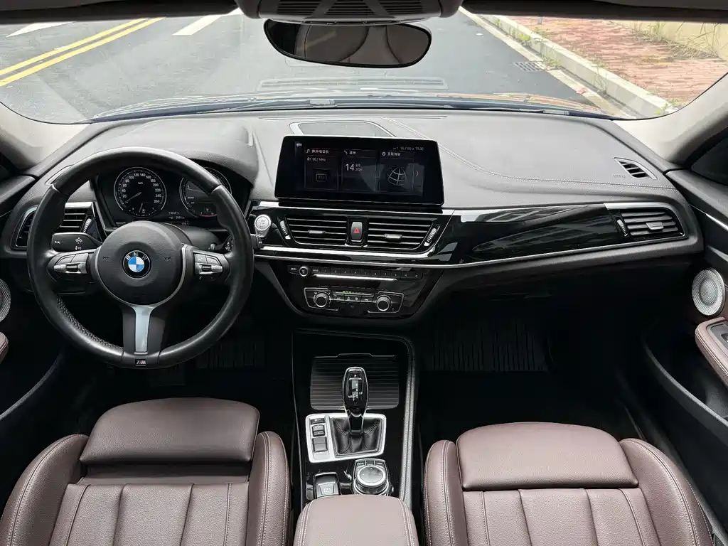 BMW 1 Series 2021 — фото 11