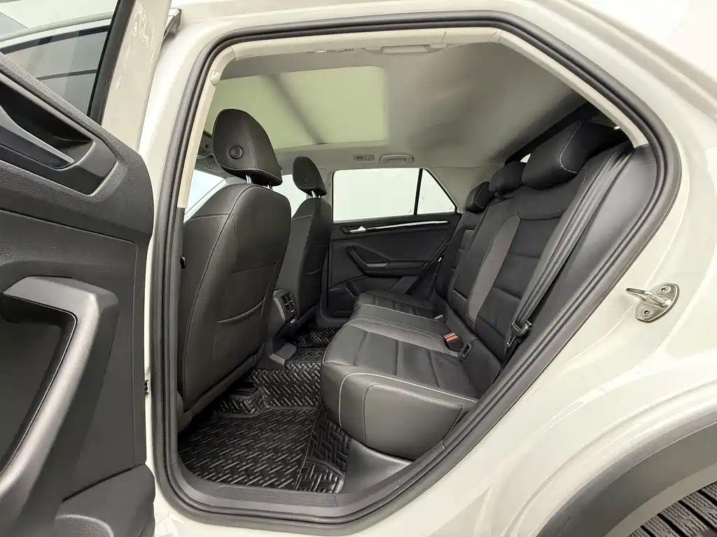Volkswagen T-Roc 2022 — фото 12