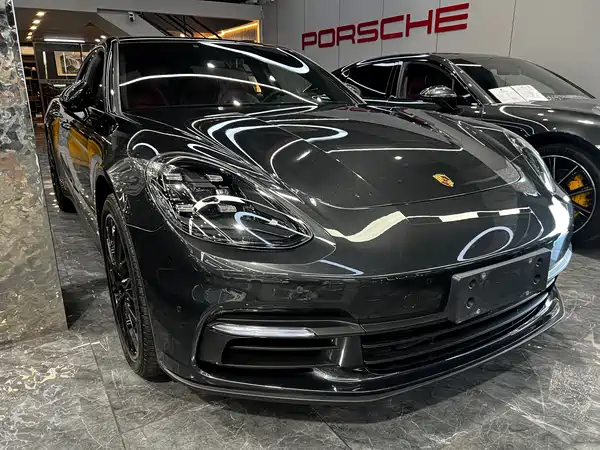 Porsche Panamera 2019