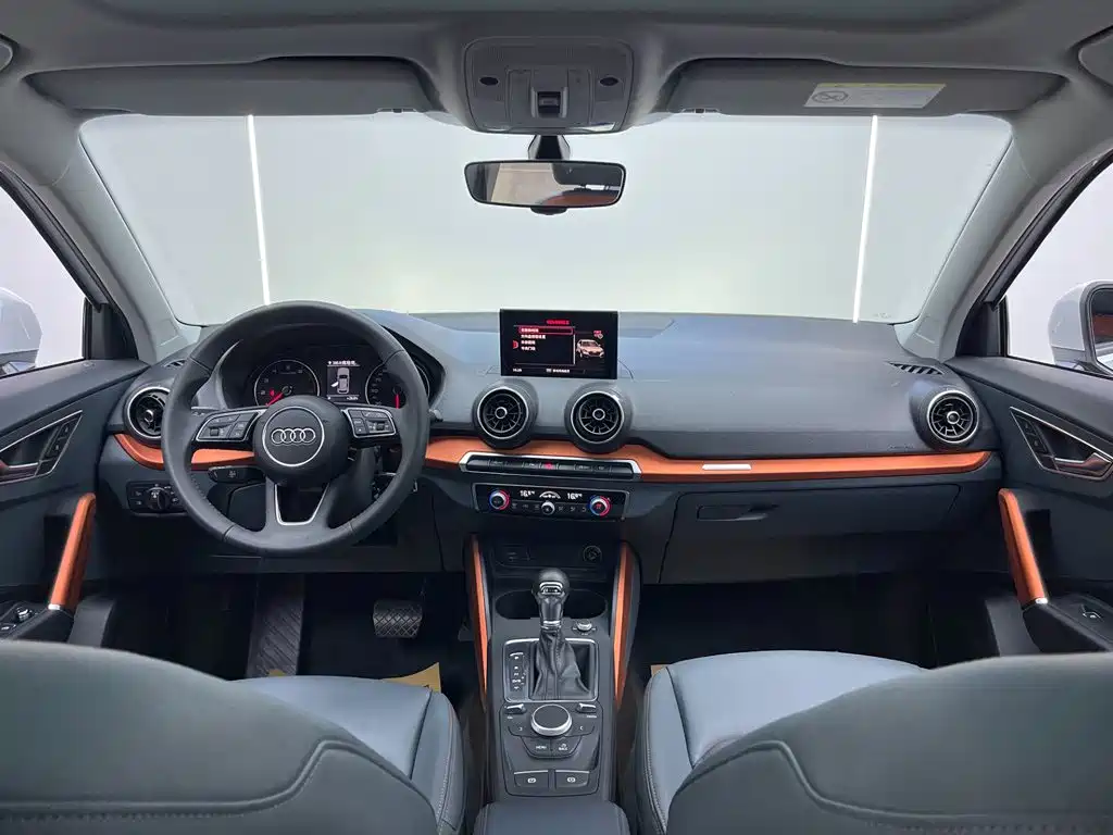 Audi Q2L 2019 — фото 19