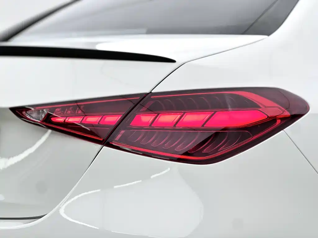 Mercedes-Benz C-Class 2023 — фото 12