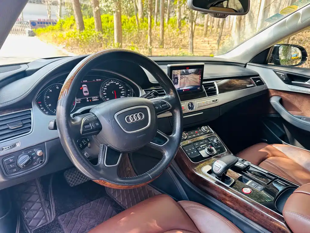 Audi A8 2014 — фото 5