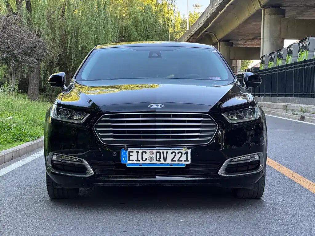 Ford Taurus 2019 — фото 2