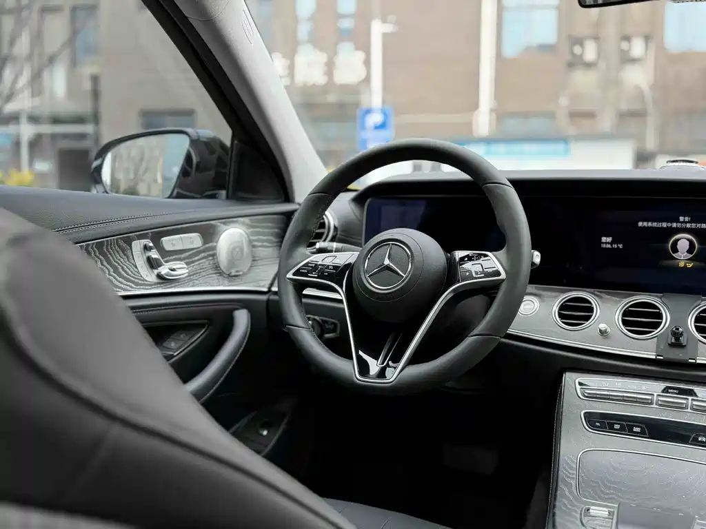 Mercedes-Benz E-Class 2022 — фото 19