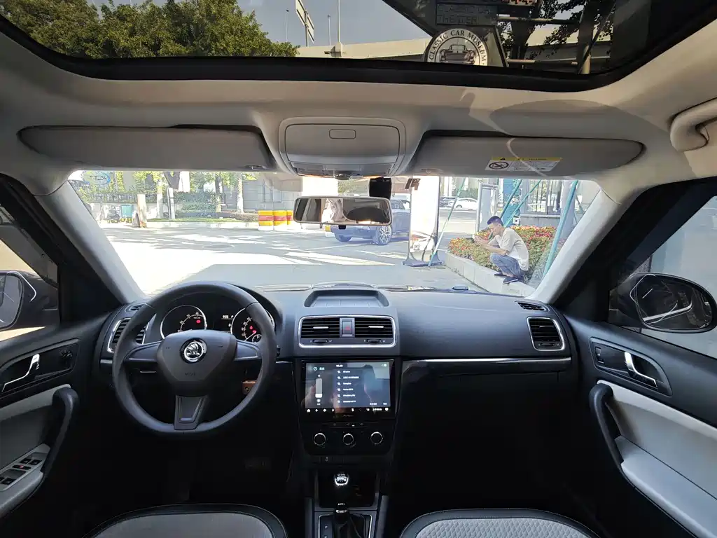 Skoda Yeti 2019 — фото 14