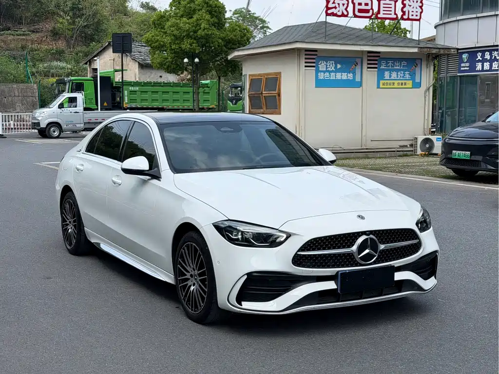 Mercedes-Benz C-Class 2023 — фото 3