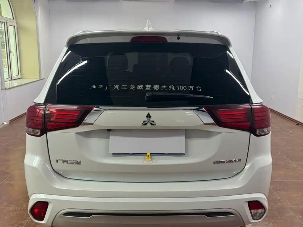 Mitsubishi Outlander 2021 — фото 5